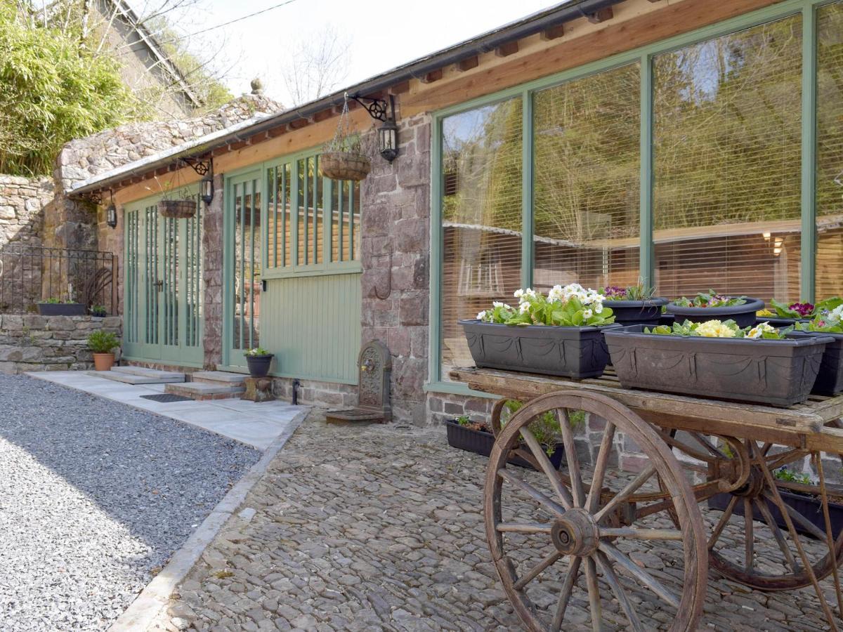 The Coach House At Stable Cottage Derwydd 外观 照片